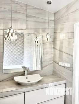 Дом 100м&sup2;, 2-этажный, участок 3 сот.  