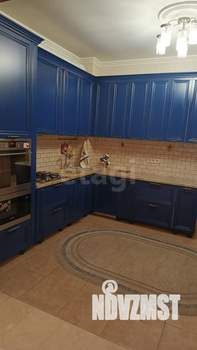 Дом 227м&sup2;, 2-этажный, участок 3 сот.  