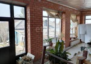 Дом 180м&sup2;, 1-этажный, участок 10 сот.  