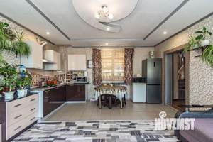 Дом 128м&sup2;, 3-этажный, участок 5 сот.  