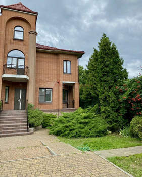 Дом 505м&sup2;, 3-этажный, участок 9 сот.  