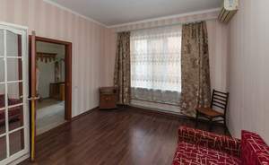 Дом 330м&sup2;, 2-этажный, участок 4 сот.  