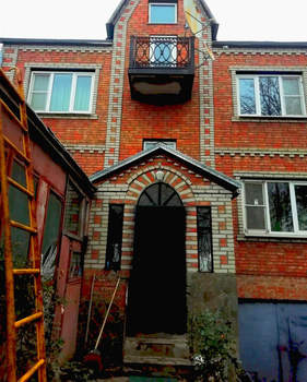 Дом 248м&sup2;, 3-этажный, участок 6 сот.  