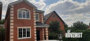 Дом 130м&sup2;, 2-этажный, участок 3 сот.  