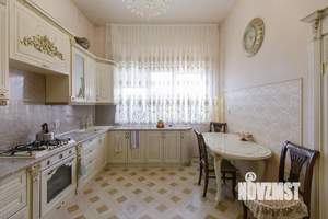 Дом 220м&sup2;, 1-этажный, участок 6 сот.  