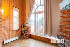 Дом 286м&sup2;, 2-этажный, участок 4 сот.  