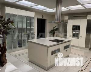 Дом 506м&sup2;, 3-этажный, участок 7 сот.  