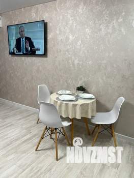 Студия квартира, посуточно, 40м2, 17/19 этаж