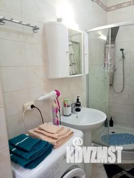 Студия квартира, посуточно, 35м2, 1/5 этаж