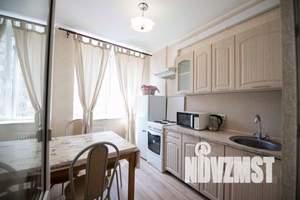 1-к квартира, посуточно, 39м2, 7/25 этаж