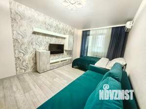 1-к квартира, посуточно, 40м2, 15/24 этаж