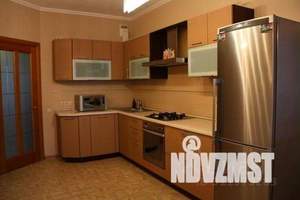 2-к квартира, посуточно, 72м2, 1/1 этаж