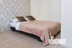 1-к квартира, посуточно, 42м2, 6/18 этаж