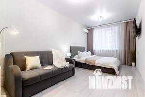 1-к квартира, посуточно, 37м2, 13/23 этаж