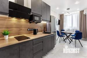 1-к квартира, посуточно, 42м2, 18/25 этаж