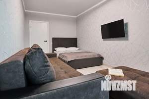 1-к квартира, посуточно, 40м2, 18/25 этаж