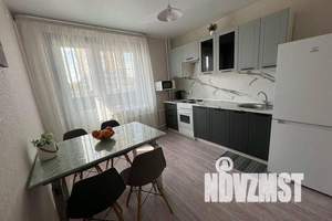 1-к квартира, посуточно, 38м2, 2/18 этаж