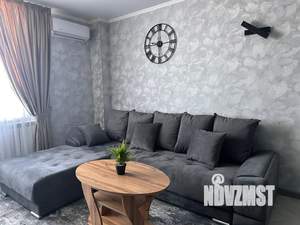 Студия квартира, посуточно, 35м2, 18/19 этаж