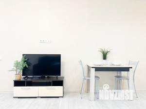 1-к квартира, посуточно, 38м2, 4/25 этаж