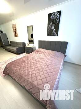 Студия квартира, посуточно, 35м2, 4/32 этаж