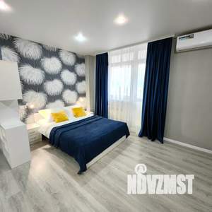 Студия квартира, посуточно, 38м2, 12/20 этаж