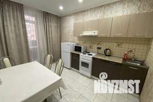 1-к квартира, посуточно, 42м2, 3/25 этаж