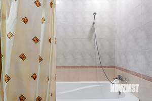 2-к квартира, посуточно, 42м2, 7/24 этаж