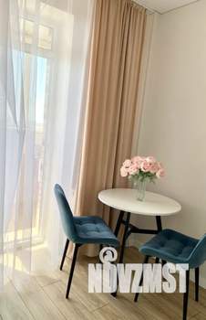 Студия квартира, посуточно, 40м2, 17/24 этаж