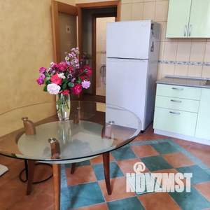 3-к квартира, посуточно, 100м2, 3/12 этаж