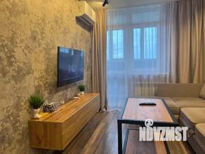 1-к квартира, посуточно, 40м2, 12/18 этаж