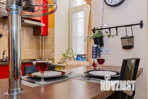 Студия квартира, посуточно, 30м2, 1/3 этаж