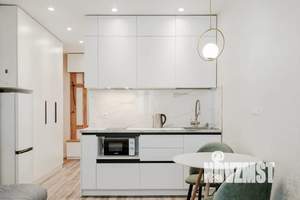 Студия квартира, посуточно, 28м2, 10/25 этаж