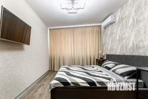 Студия квартира, посуточно, 35м2, 24/32 этаж