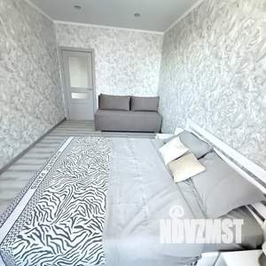 1-к квартира, посуточно, 38м2, 8/20 этаж