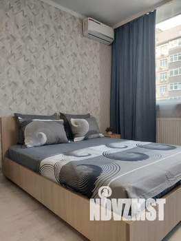 Студия квартира, посуточно, 32м2, 13/25 этаж