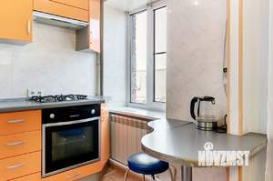 1-к квартира, посуточно, 42м2, 3/5 этаж