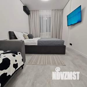 1-к квартира, посуточно, 39м2, 18/23 этаж