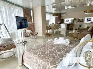 Студия квартира, посуточно, 98м2, 13/32 этаж