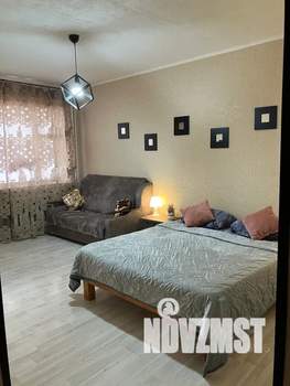 1-к квартира, посуточно, 42м2, 3/10 этаж