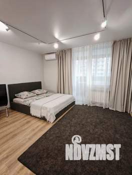 1-к квартира, посуточно, 38м2, 2/17 этаж