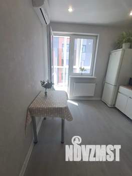 1-к квартира, посуточно, 37м2, 18/18 этаж