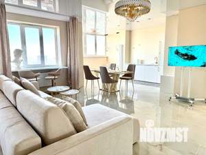 Студия квартира, посуточно, 65м2, 24/24 этаж