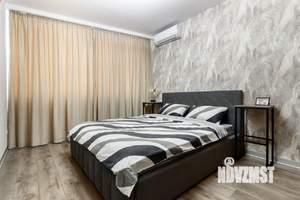 Студия квартира, посуточно, 35м2, 24/32 этаж