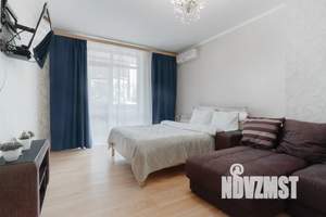 Студия квартира, посуточно, 35м2, 3/17 этаж