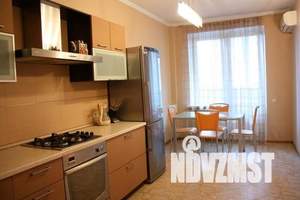 2-к квартира, посуточно, 72м2, 1/1 этаж