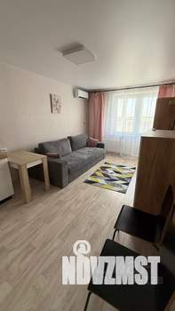 Студия квартира, посуточно, 28м2, 10/18 этаж