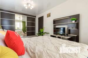 1-к квартира, посуточно, 38м2, 7/18 этаж
