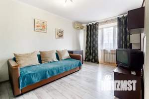 1-к квартира, посуточно, 35м2, 3/6 этаж