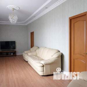 5-к квартира, на длительный срок, 123м2, 2/3 этаж