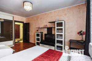 1-к квартира, посуточно, 38м2, 3/16 этаж